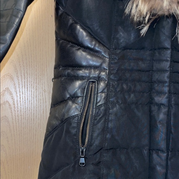 Danier Black Leather Jacket with REAL Fur Trim - Picture 10 of 13